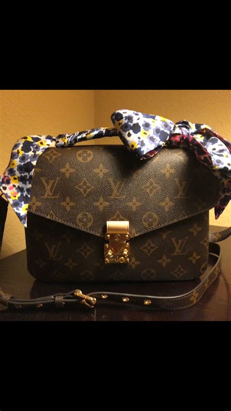 louis vuitton bag tie